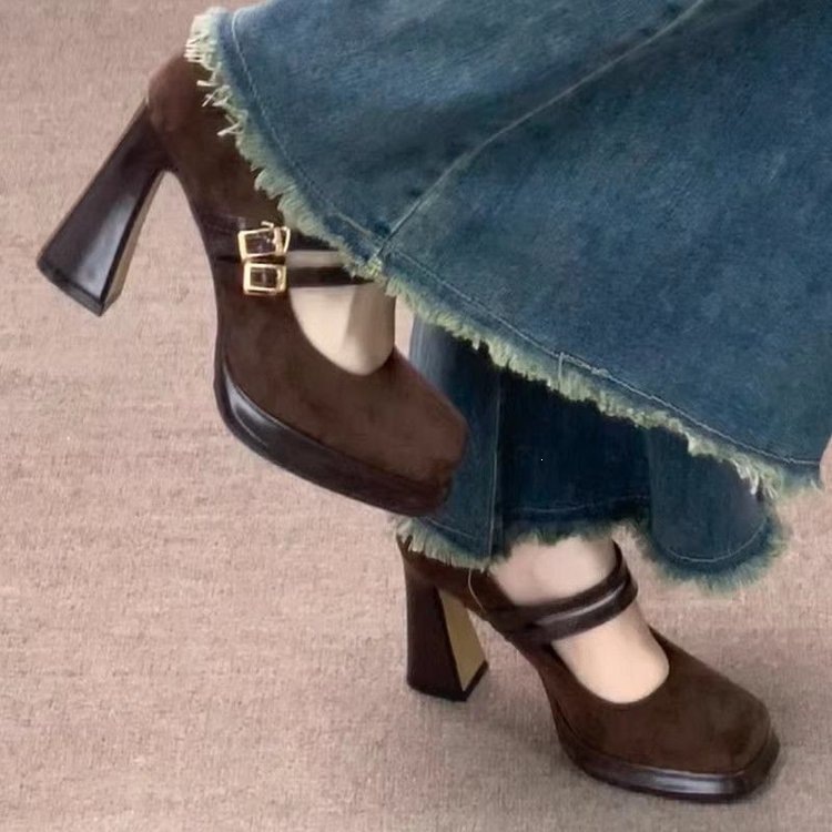 Home Office Makeover - Nouvelles Chaussures Mary Jane Vintage à